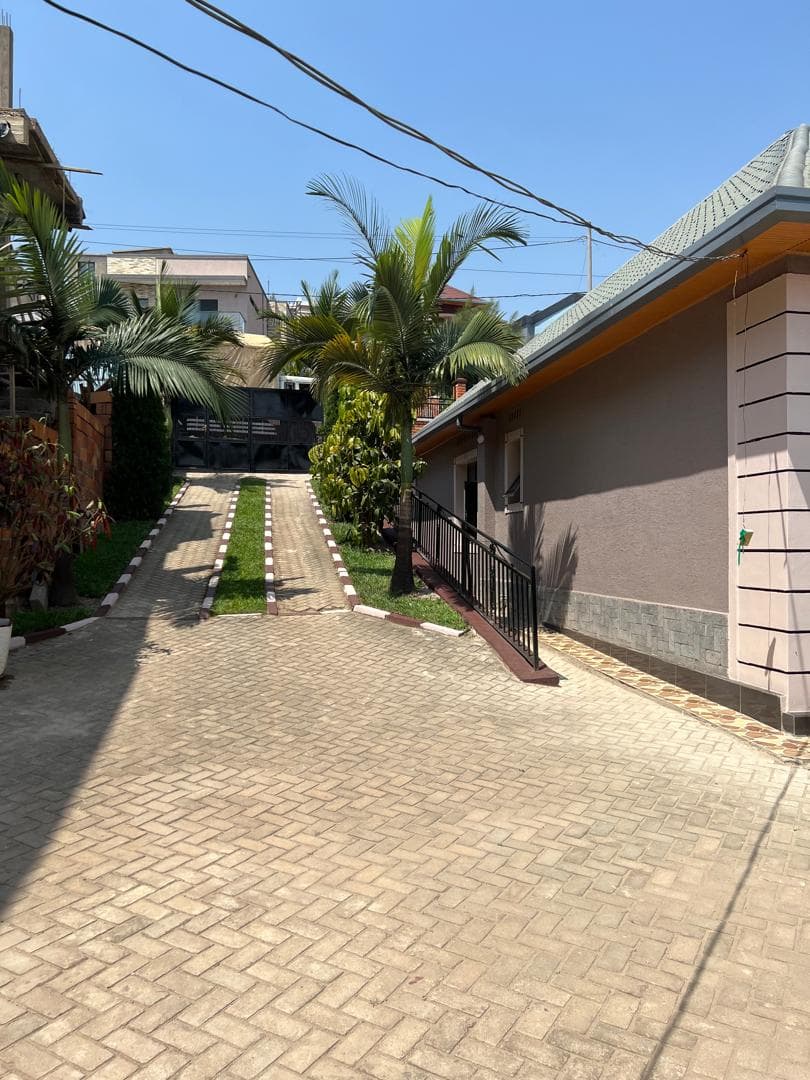 Beautiful house in kibagabaga with Furniture
